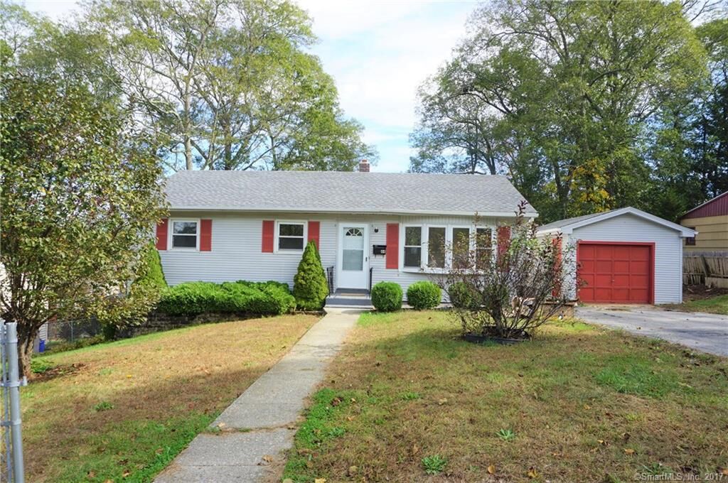 Property Photo: 44 Clifton Place CT 06360