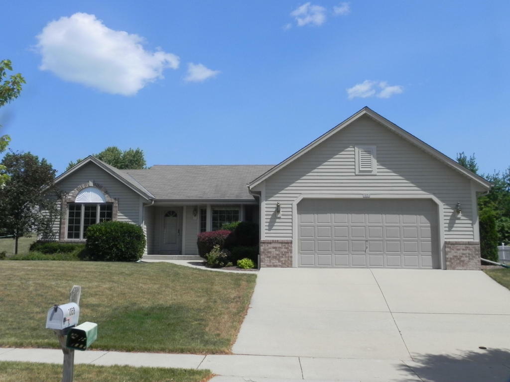 Property Photo: 1856 Blackfoot Ave WI 53024
