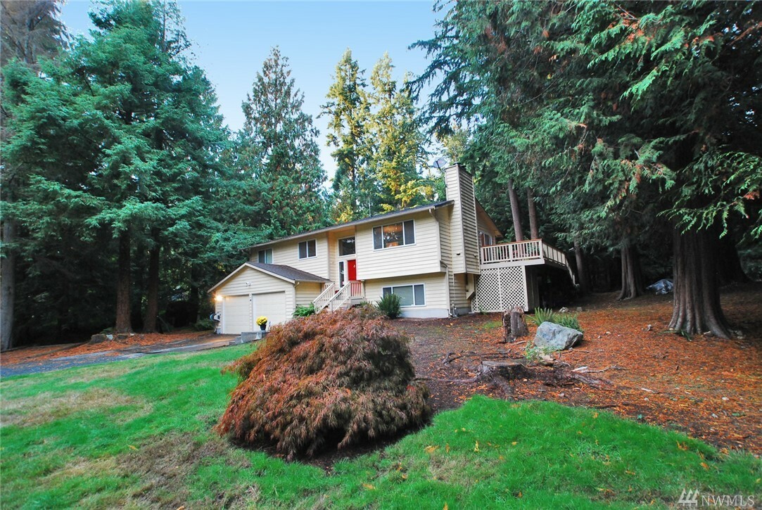 Property Photo:  12231 215th Place SE  WA 98296 