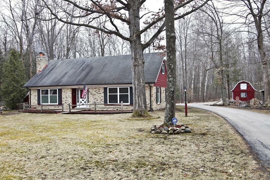 Property Photo:  1269 Beechwood Dr  WI 53012 