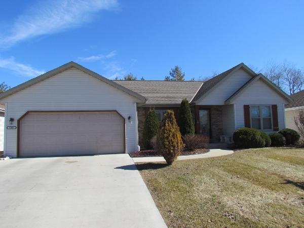 Property Photo: 1505 Goldenrod Cir WI 53095