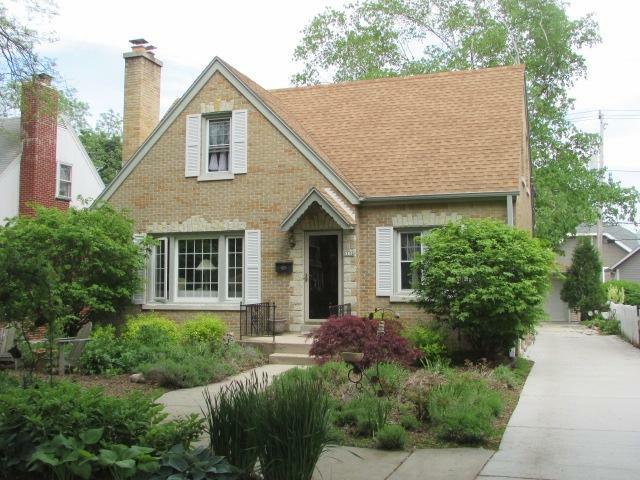 Property Photo: 5134 N Elkhart Ave WI 53217