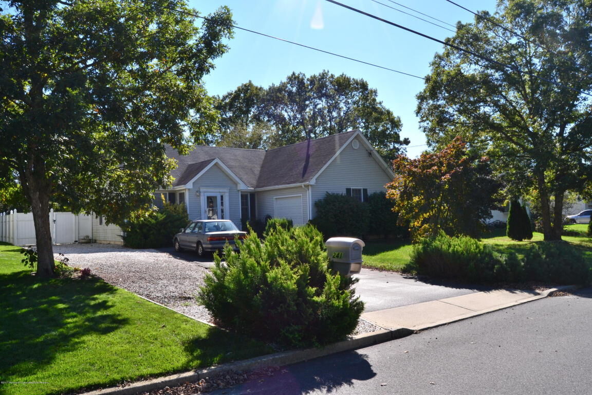 Property Photo:  241 Bulkhead Avenue  NJ 08050 