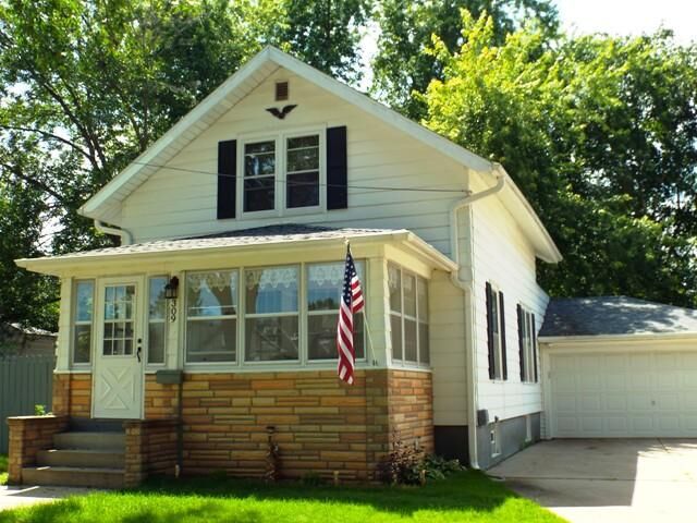 Property Photo:  309 Roosevelt St  WI 53538 