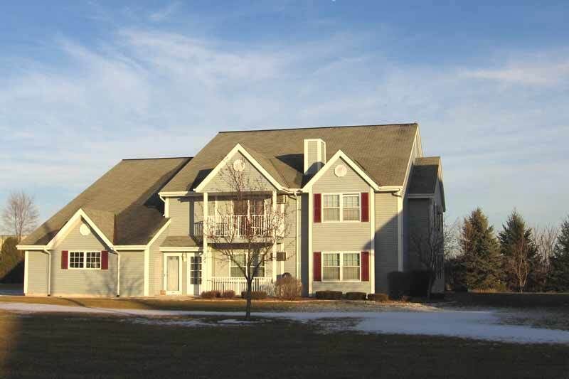 Property Photo: 224 Minz Park Cir 2 WI 53095-5715