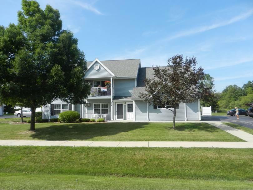 Property Photo: 164 Minz Park Cir 1 WI 53095-5276