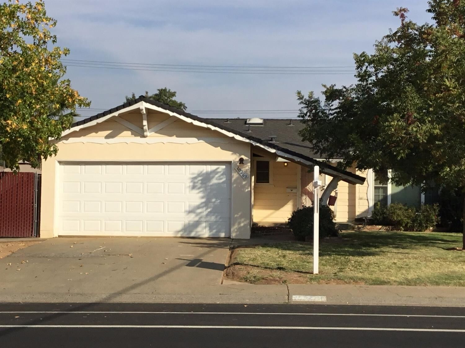 Property Photo: 10263 Croydon Way CA 95670