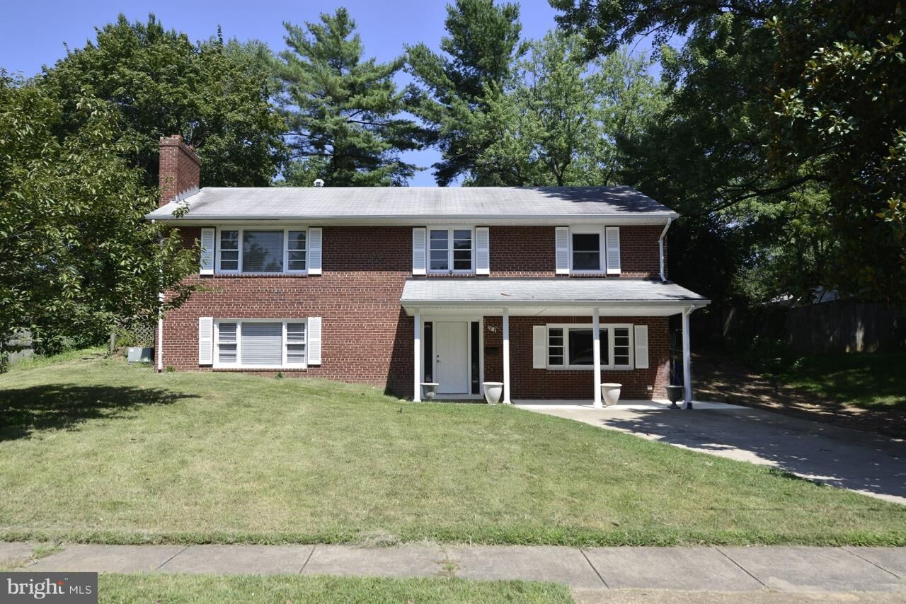 Property Photo:  7018 Statendam Court  VA 22101 