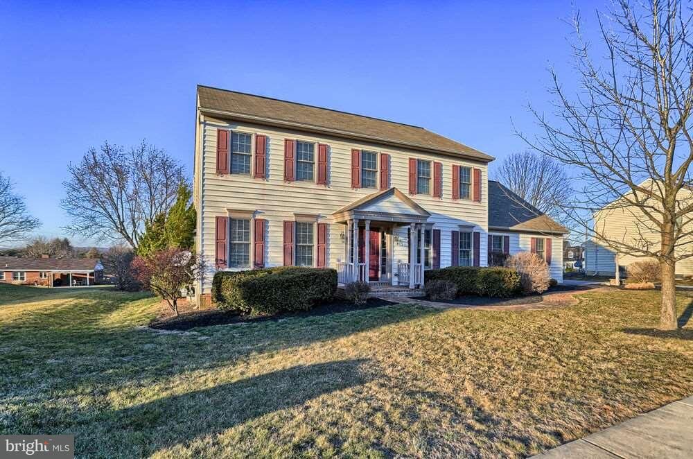 Property Photo: 2561 El Dorado PA 17402