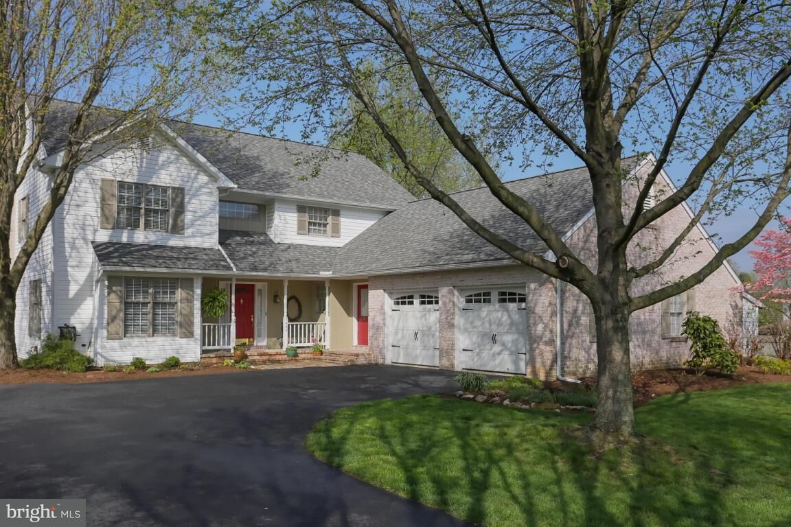 Property Photo:  1942 Heatherton Drive  PA 17601 