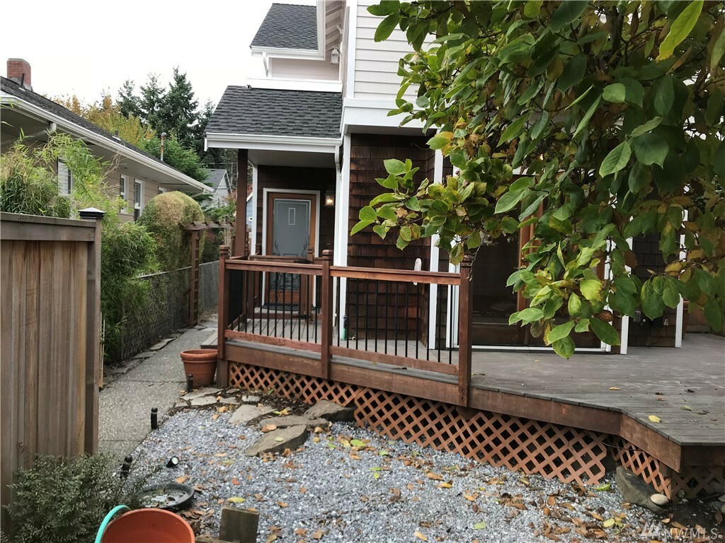 Property Photo: 4135 40th Ave SW WA 98116