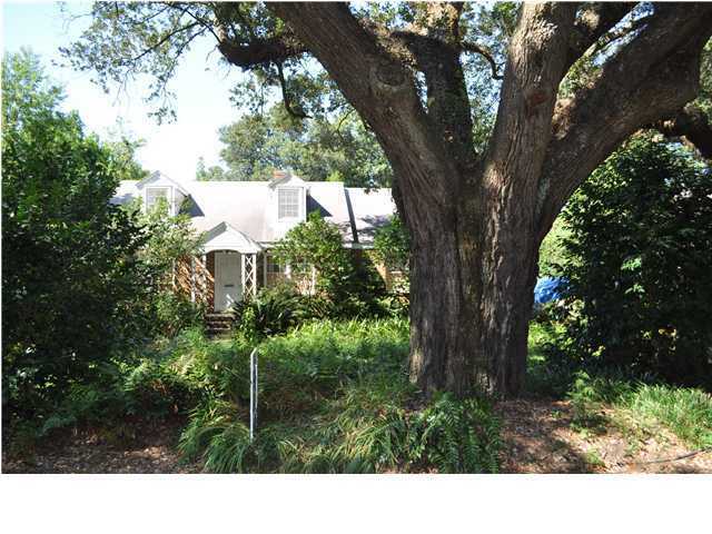 Property Photo: 2142 Wappoo Drive SC 29412