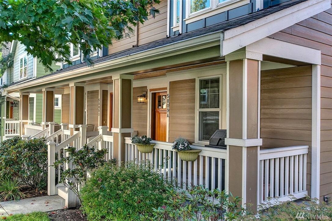 Property Photo: 5809 55th Ave NE A WA 98105