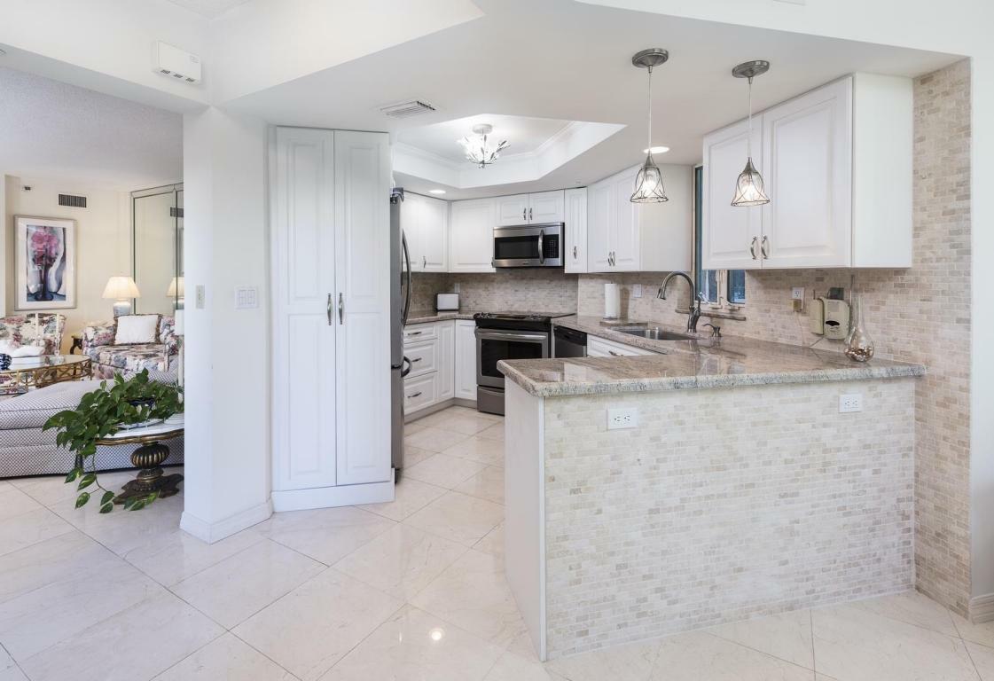 Property Photo: 100 SE 5th Avenue 206 FL 33432