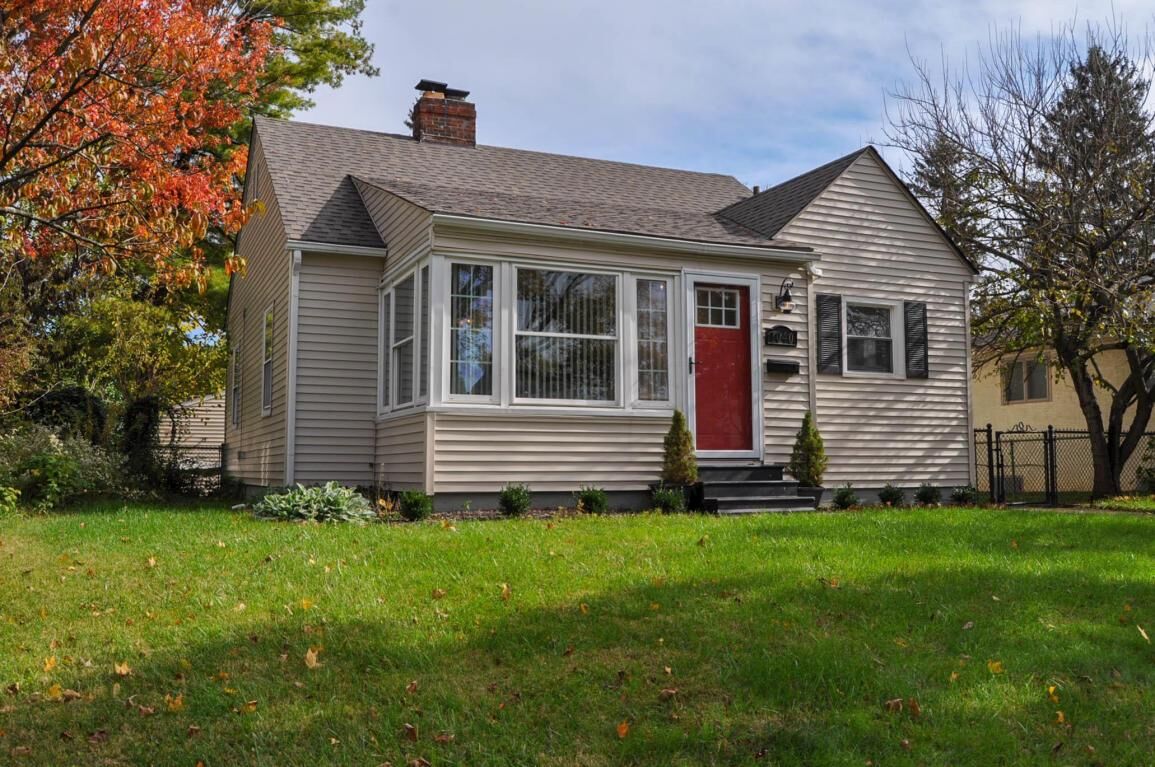 Property Photo: 1040 Grandon Avenue OH 43209