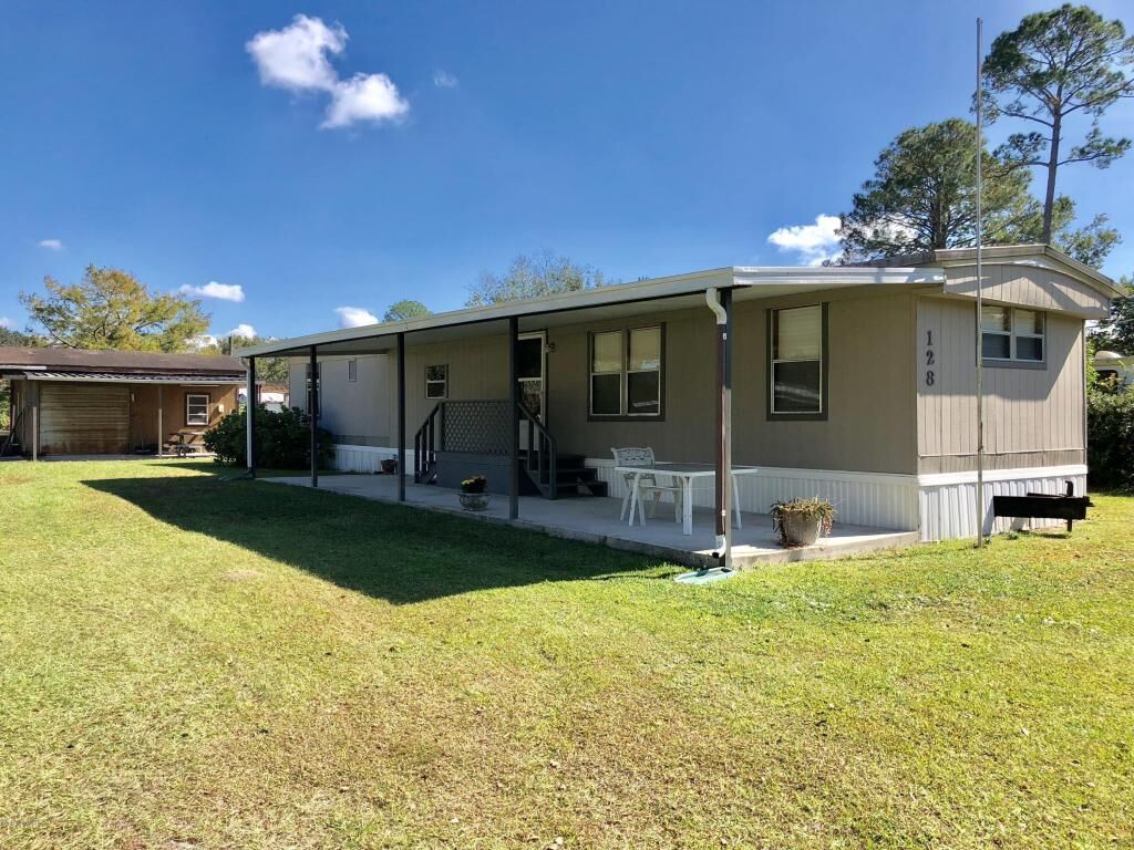 Property Photo: 128 Riverside Avenue FL 32189