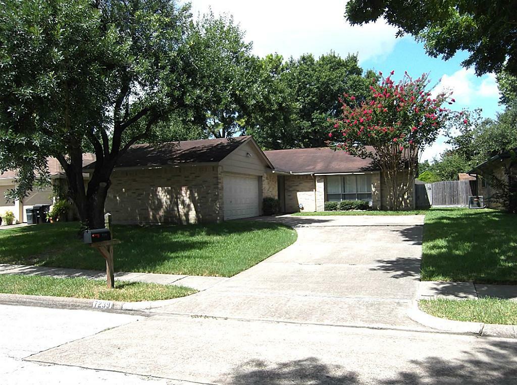 Property Photo:  7239 Sunlight Lane  TX 77095 