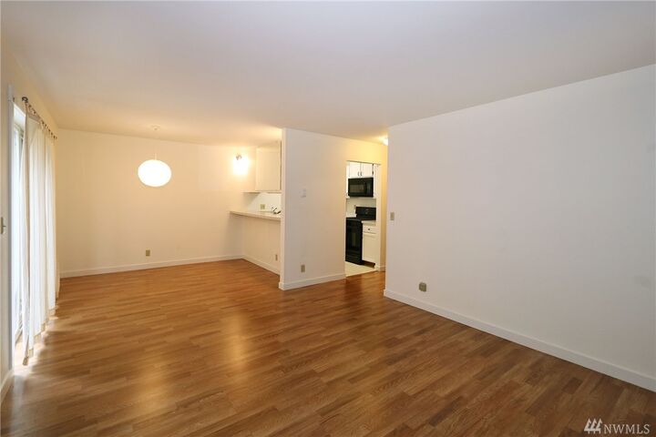 Property Photo: 17522 96th Place SW 1C WA 98070