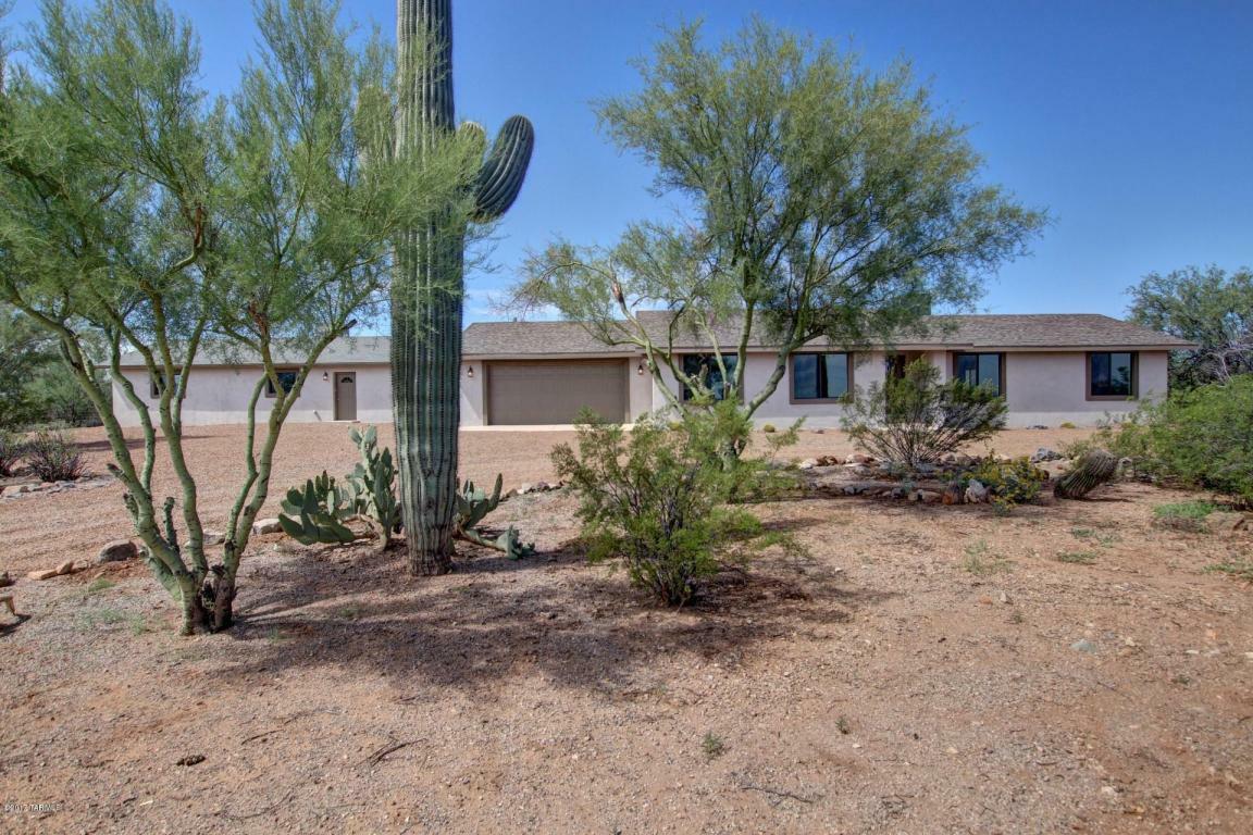 Property Photo:  5101 N Blue Bonnet Road  AZ 85745 