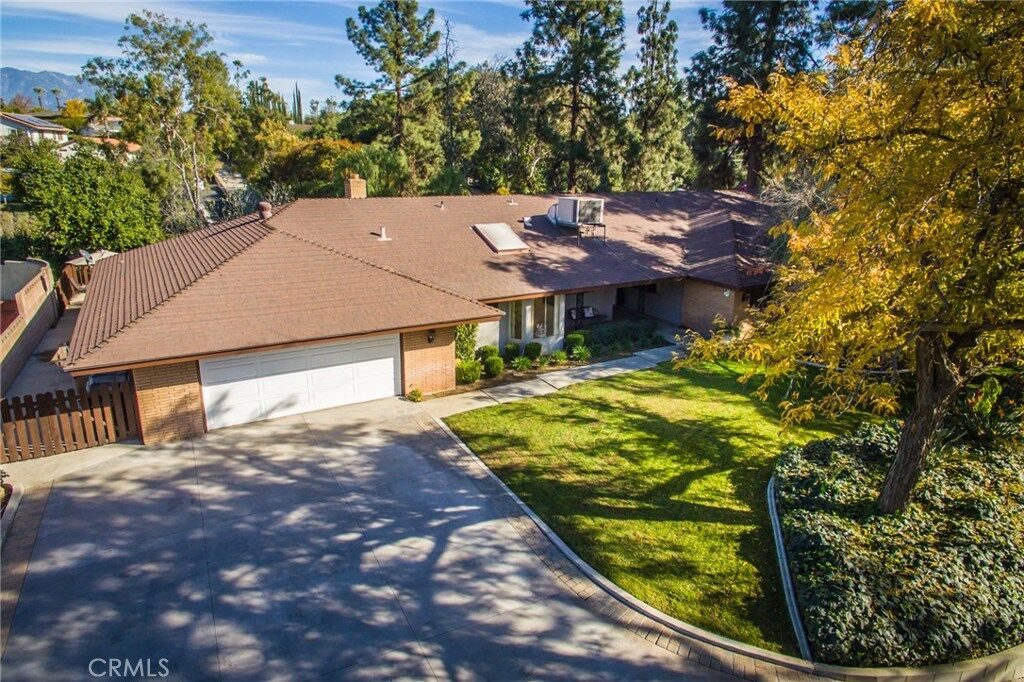 Property Photo: 12800 Puesta Del Sol Street CA 92373