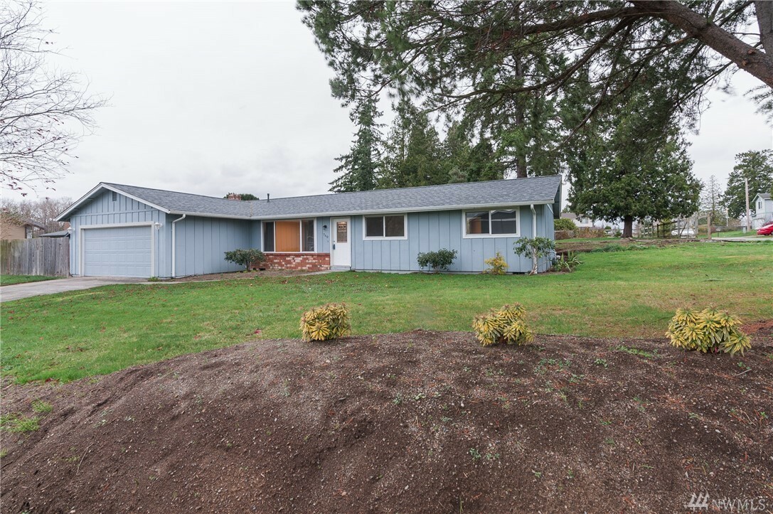 Property Photo:  740 C St  WA 98230 