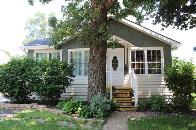 Property Photo:  337 Lake Street  IL 60060 