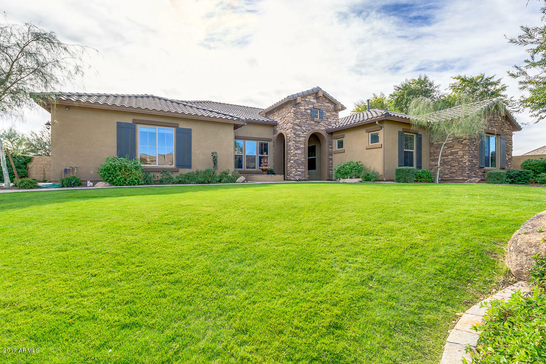 Property Photo:  7043 E Ivyglen Circle  AZ 85207 