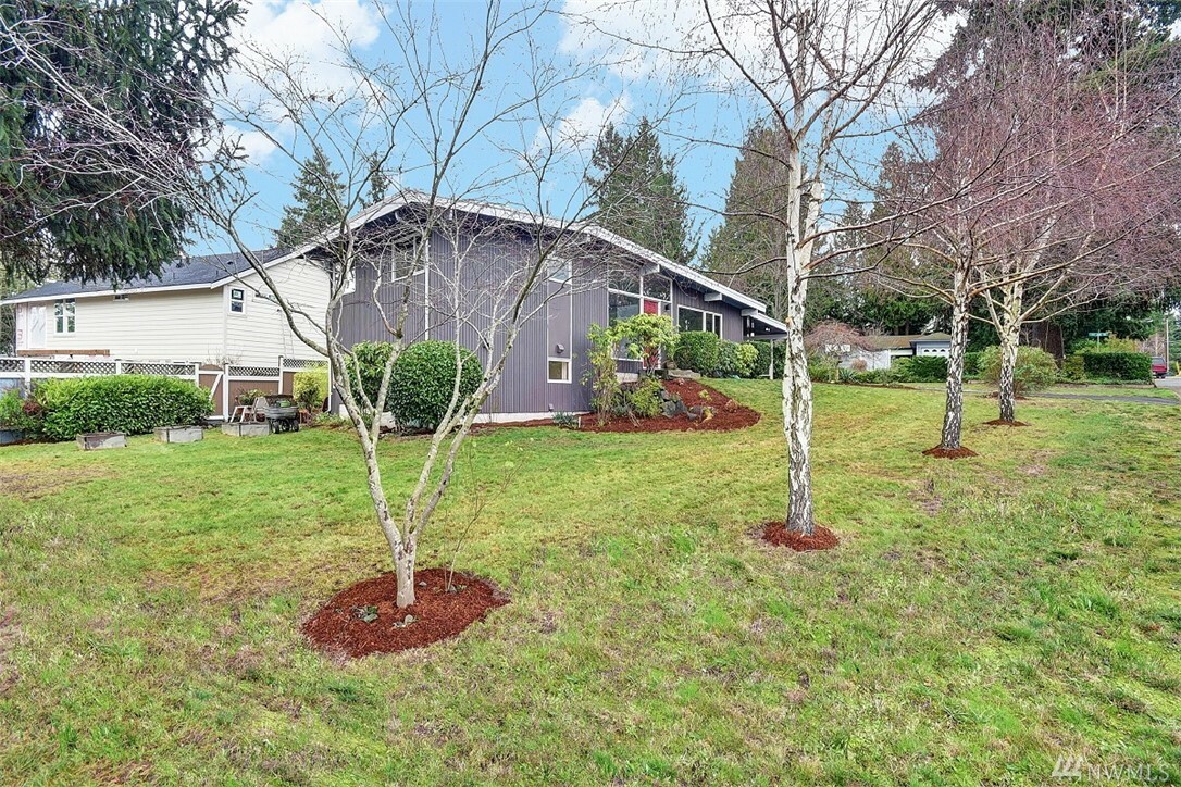 Property Photo:  14314 SE 14th Street  WA 98007 