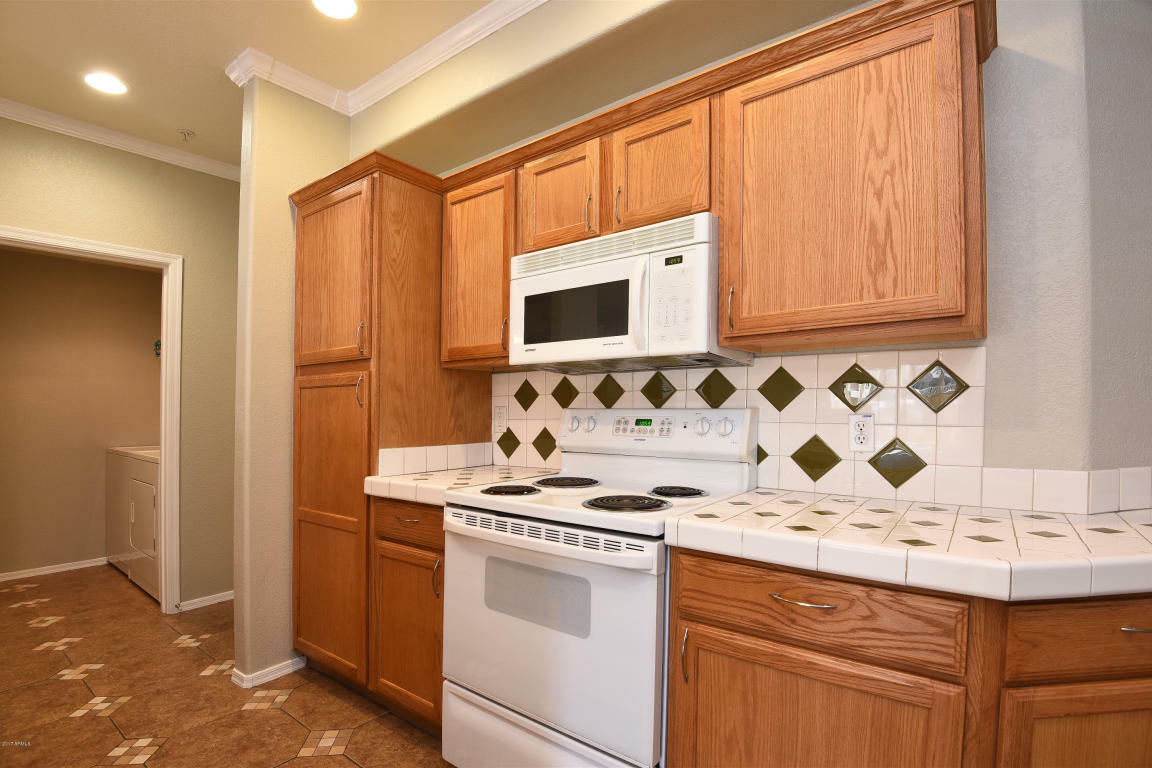 Property Photo:  6770 N 47th Avenue 1006  AZ 85301 