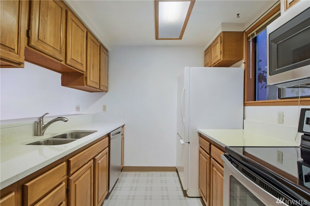 Property Photo:  375 Spruce Street St 9B  WA 98250 