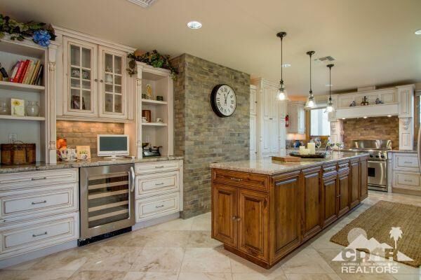 Property Photo:  48137 Via Hermosa  CA 92253 