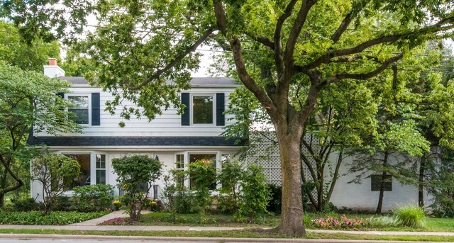 Property Photo:  4700 Woodland Avenue  IL 60558 