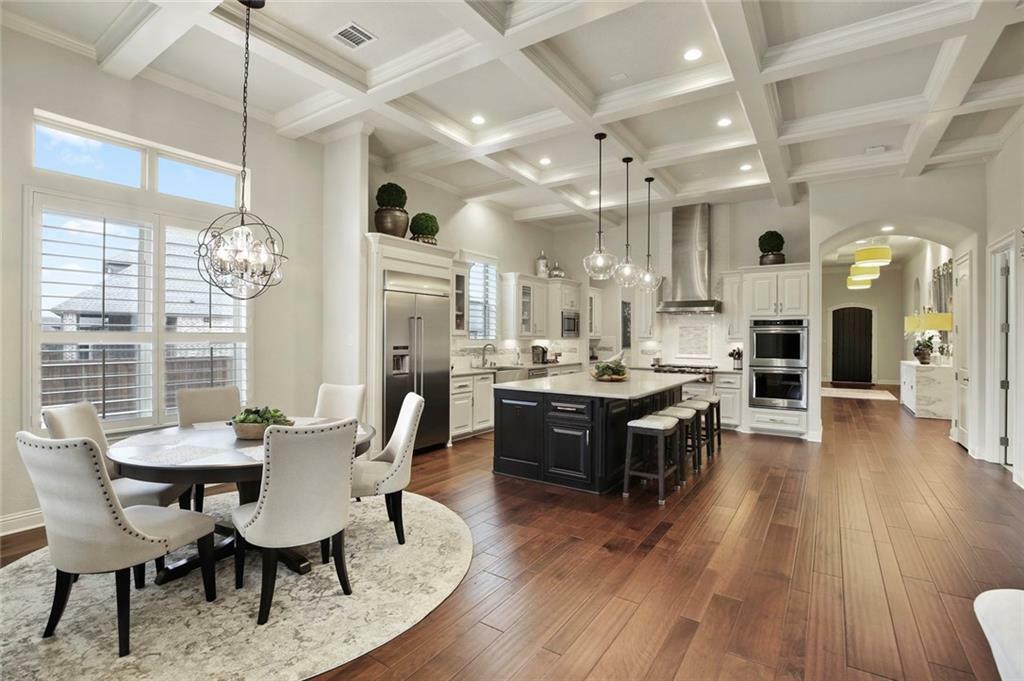 Property Photo: 1104 Rembrandt TX 76034