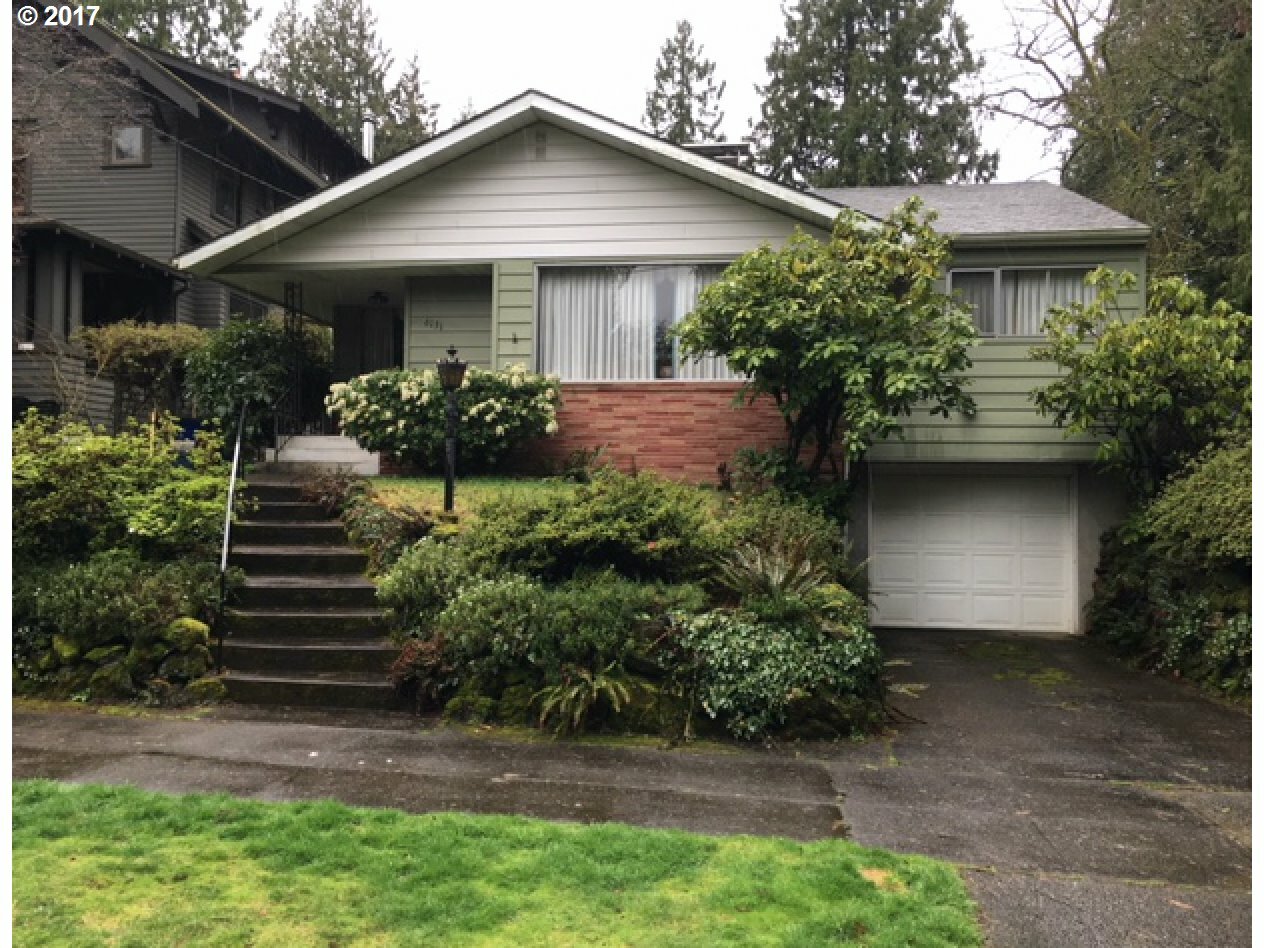 Property Photo:  6131 NE 29th Ave  OR 97211 