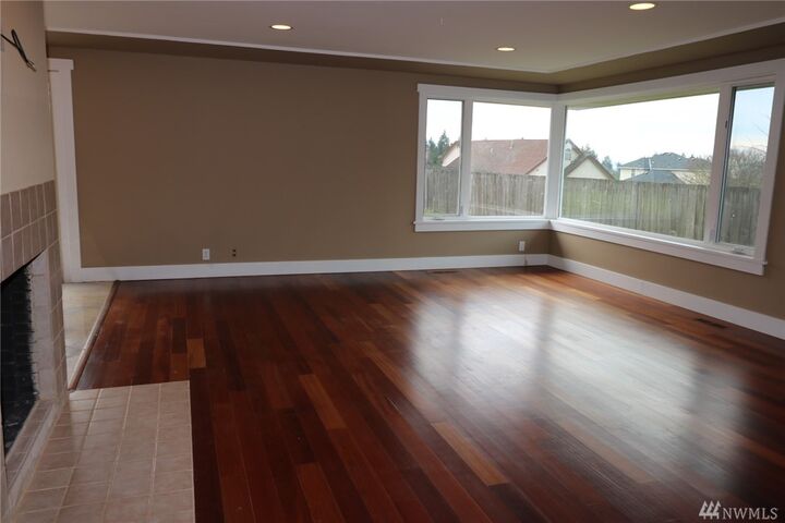 Property Photo: 1102 Bridgeview Dr WA 98406