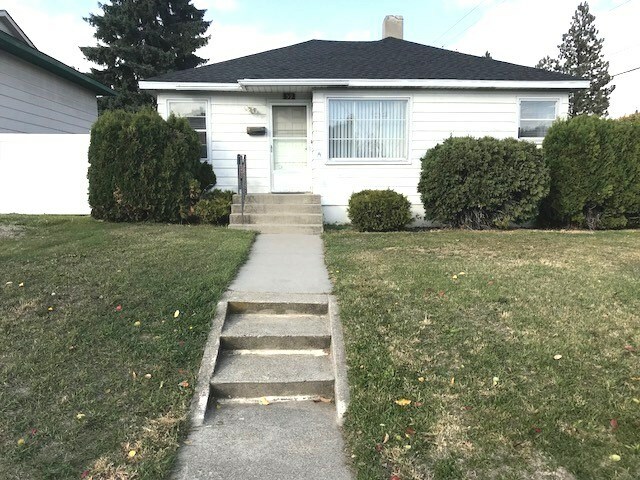 Property Photo: 59 E Sanson Ave WA 99207