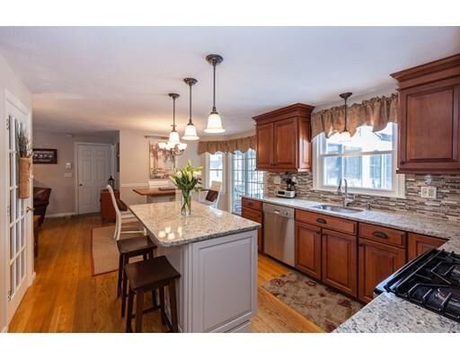 Property Photo: 10 Conrod Ct MA 02048