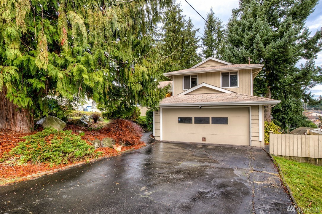 Property Photo:  3422 S 262nd St  WA 98032 