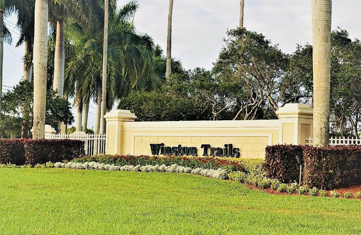 Property Photo: 5951 Bay Hill Circle FL 33463