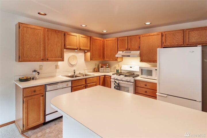 Property Photo:  2223 E Birch St  WA 98229 