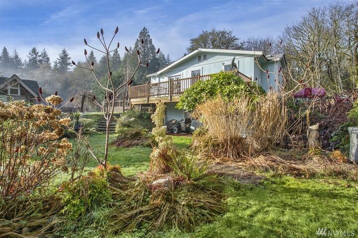 Property Photo:  621 Cornwall Rd  WA 98349 