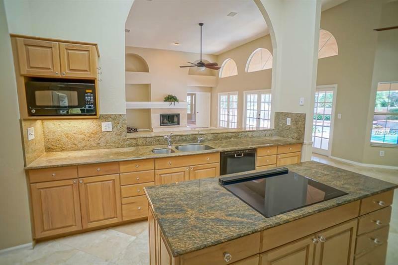Property Photo: 811 Greenshire Court FL 32779