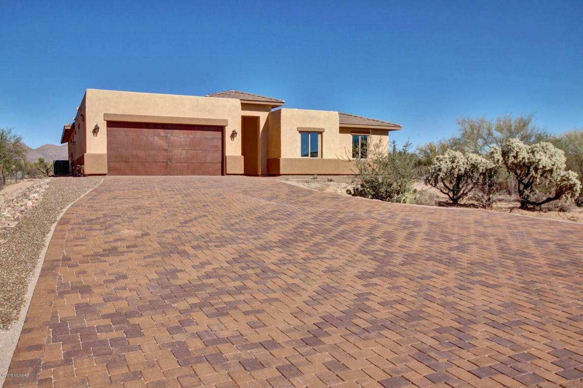 Property Photo:  11105 N Camino De Oeste  AZ 85742 