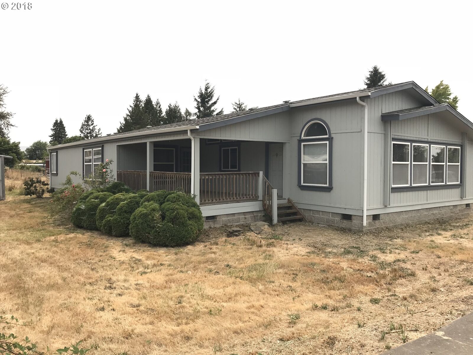 Property Photo: 855 Spurlock St OR 97446