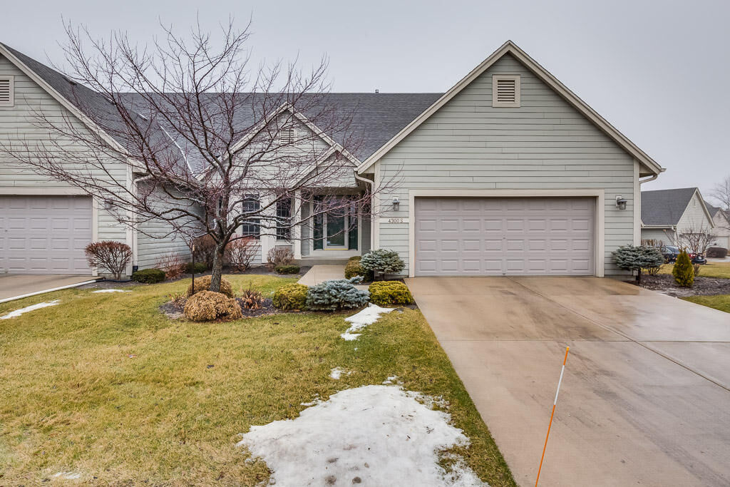 Property Photo:  4300 S Circle Dr 44  WI 53405 