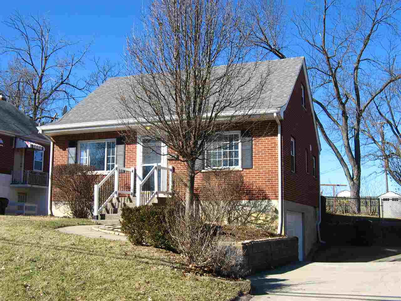 Property Photo:  304 Swan Circle  KY 41018 