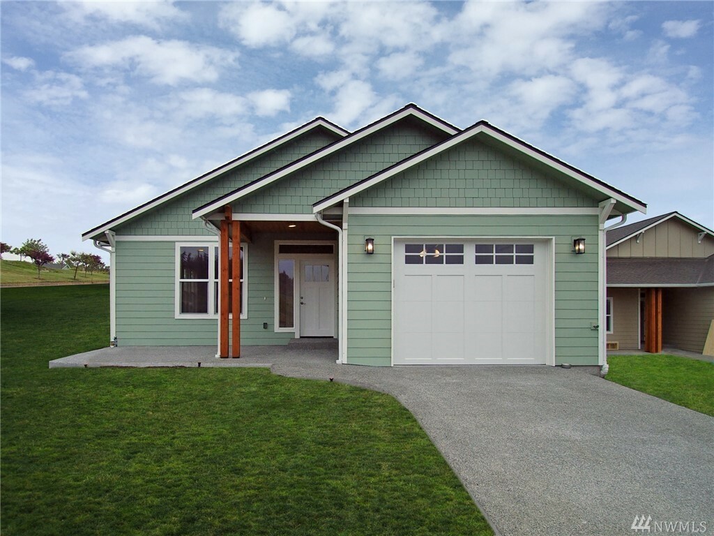 Property Photo:  11 Pear Ct  WA 98382 