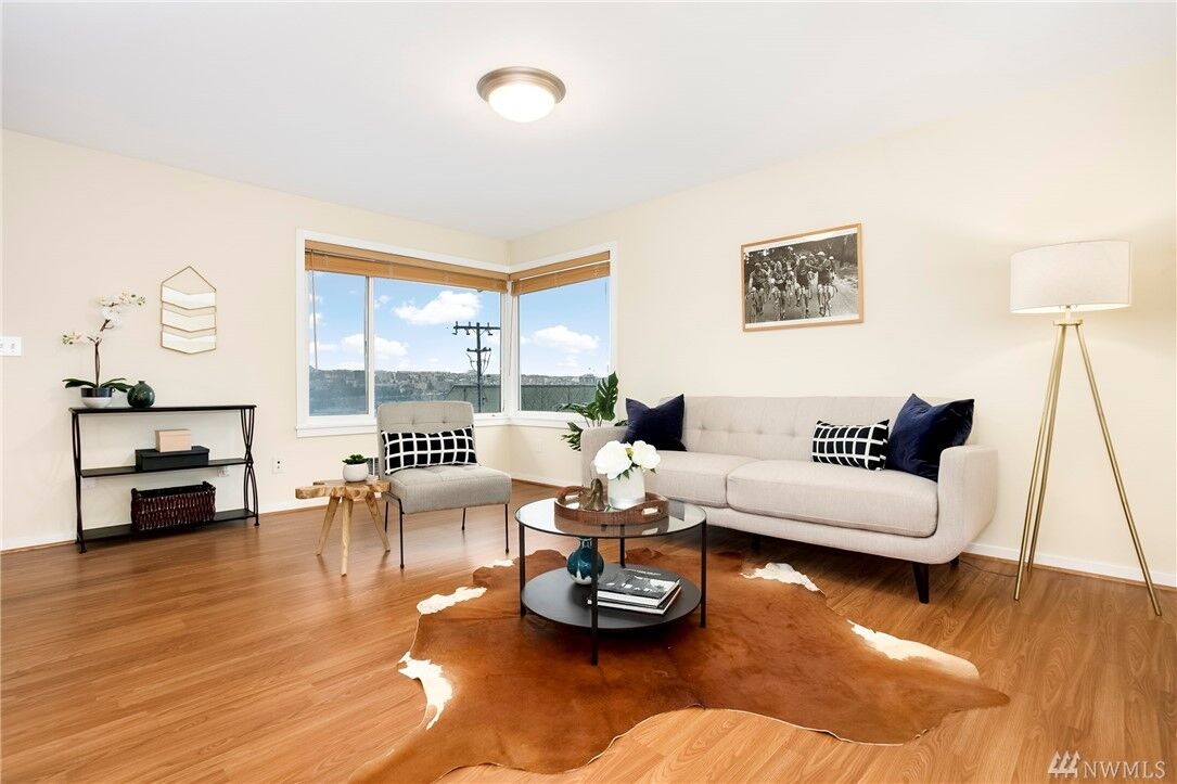 Property Photo: 510 Lee Street 7 WA 98109