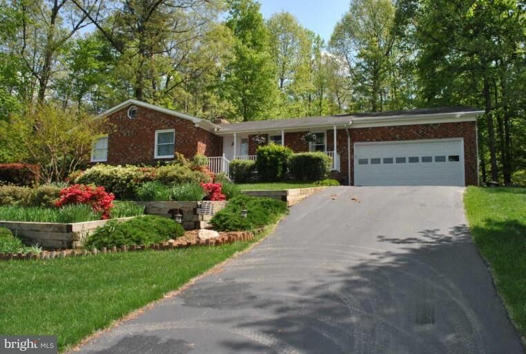 Property Photo:  7861 Meadowgate Drive  VA 20112 