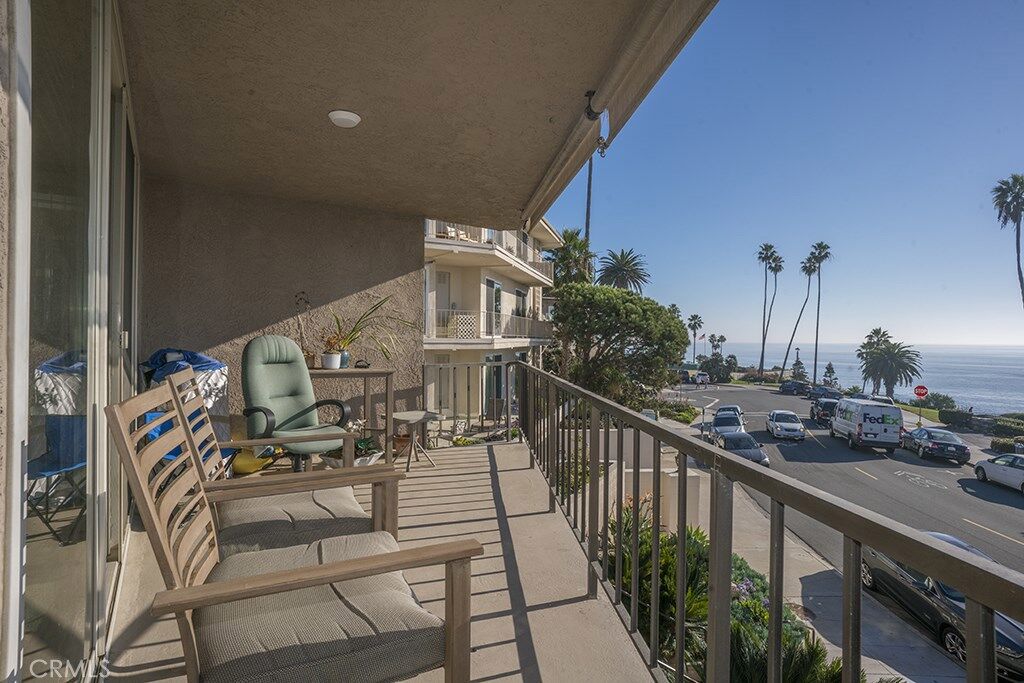 Property Photo:  530 Cliff Drive 101  CA 92651 